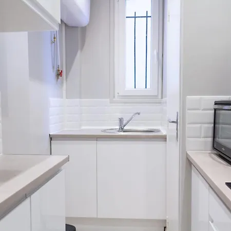 Daire Bright Apt Near Nation *
