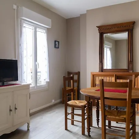 Bright Apt Near Nation Daire