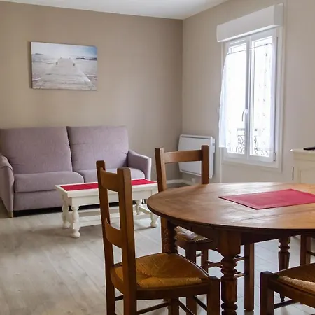 Bright Apt Near Nation Paris