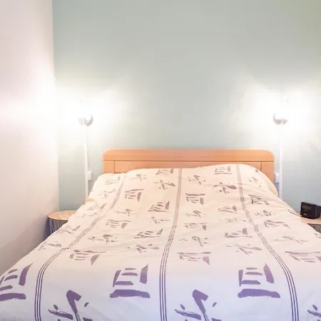 Bright Apt Near Nation Daire *